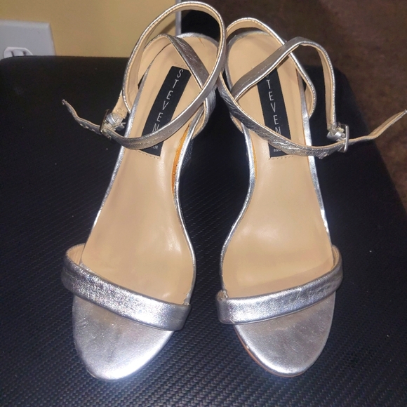 Steve Madden Wedge Sandal - Picture 2 of 4